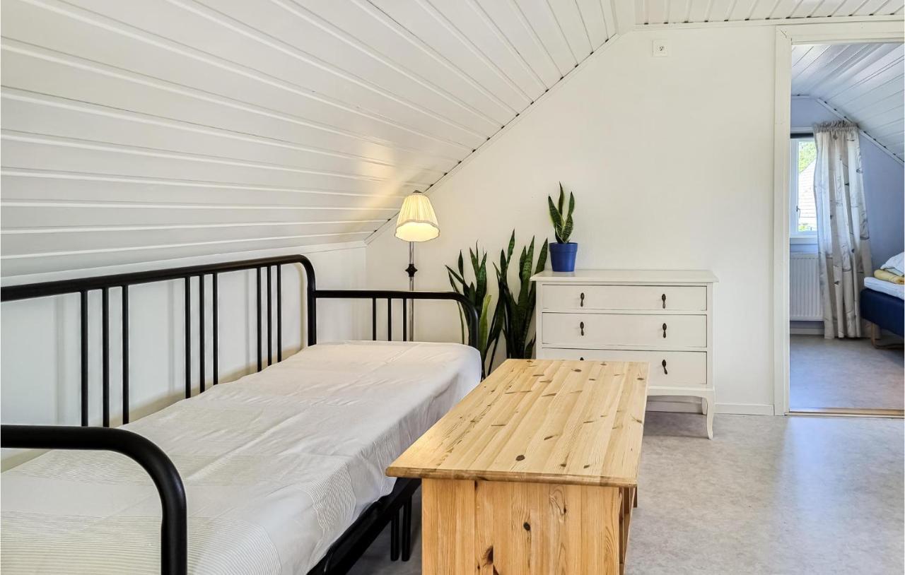 Stunning Apartment In Gullspang With Wifi Экстерьер фото